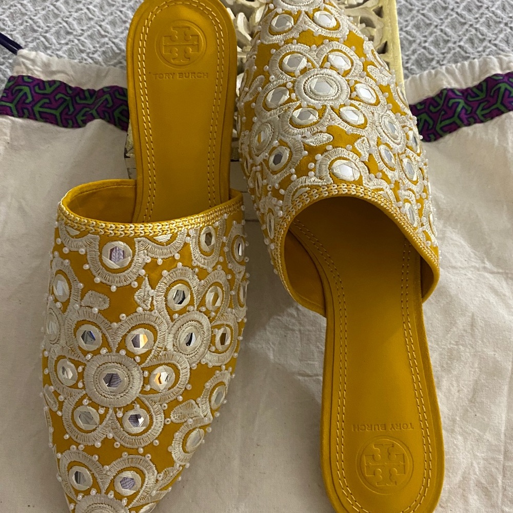 NEW WITH OUT TAGS !!!! BEAUTIFUL!!